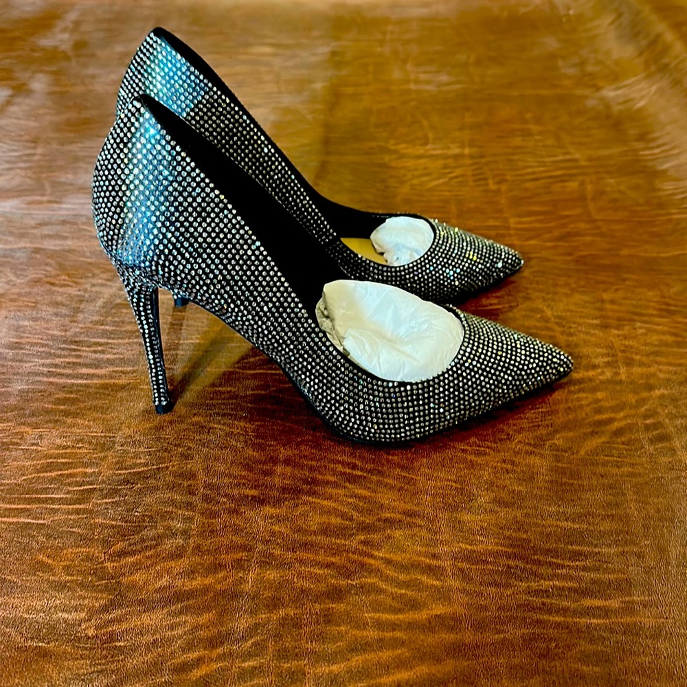 Aldo black and rhinestone pumps. Women’s size 8. Brand new never worn